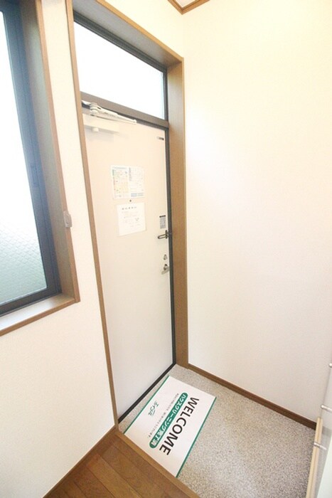 物件内観写真16　(玄関)