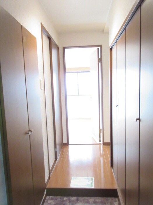 物件内観写真14　(玄関)