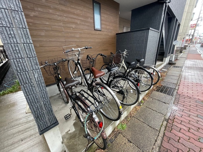 物件外観写真5　(駐輪場)