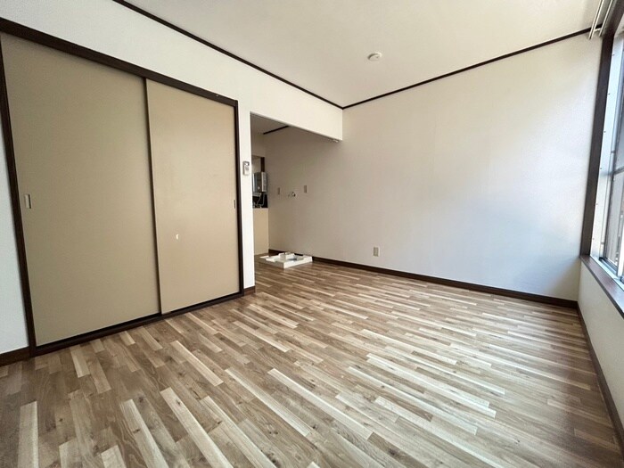 物件内観写真10　(居室)