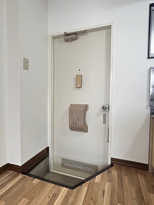 物件内観写真17　(玄関)