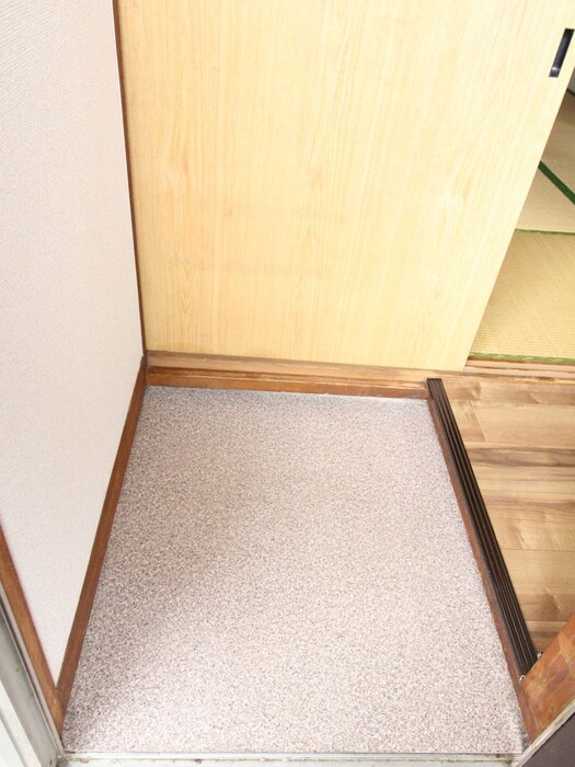 物件内観写真7　(玄関)