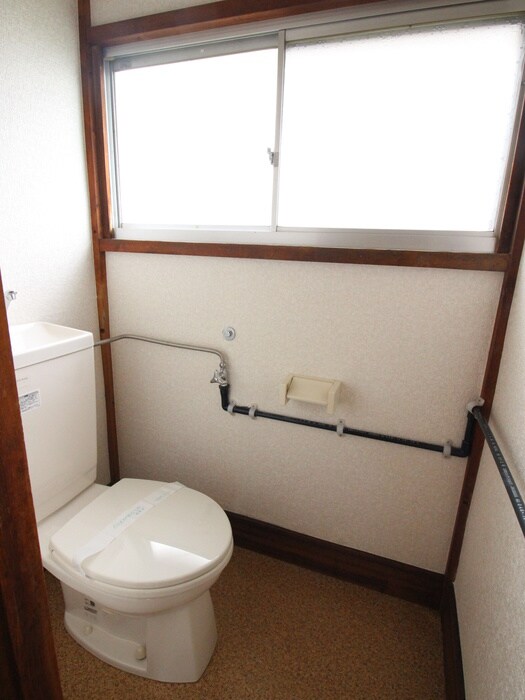 物件内観写真8　(トイレ)