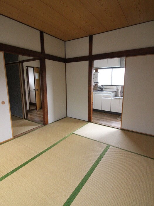 物件内観写真10　(室内からの展望)