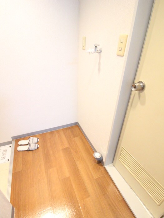 物件内観写真17　(洗濯機置場)