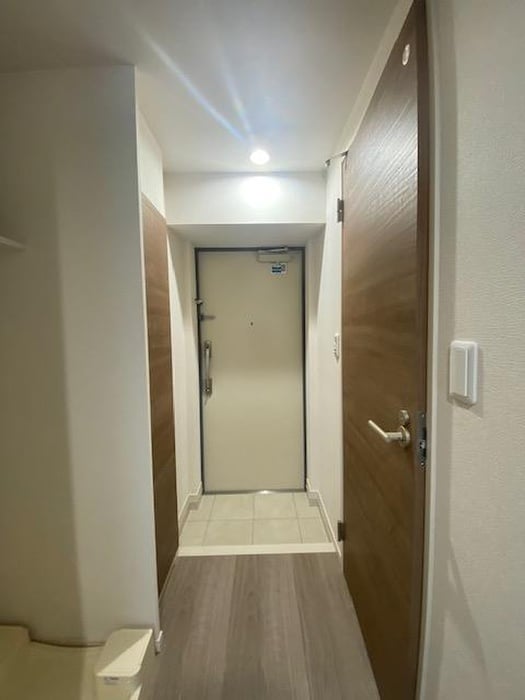 物件内観写真7　(玄関)