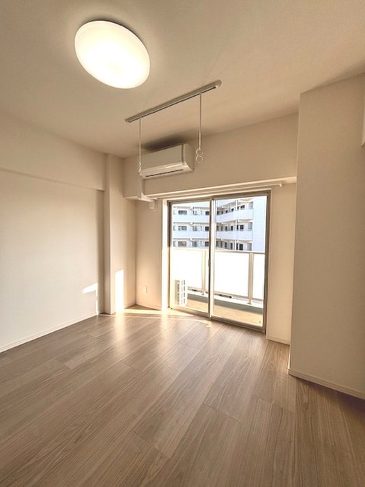 物件内観写真9　(室内からの展望)