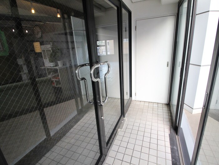 物件内観写真21　(玄関)