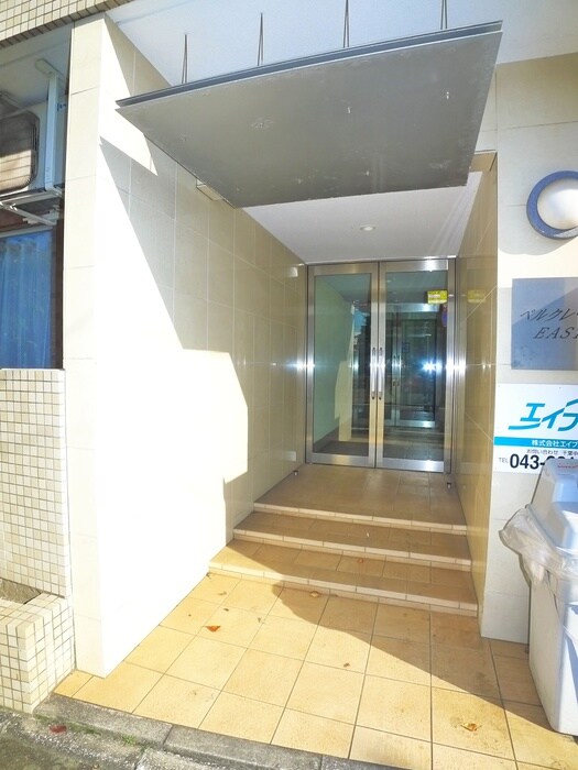 物件外観写真4　(エントランス部分)