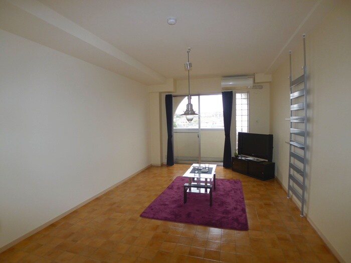 物件内観写真8　(居室)