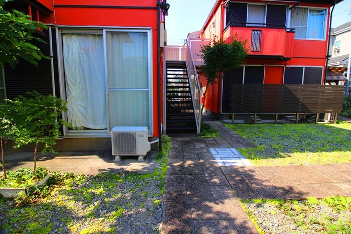 物件外観写真3　(エントランス部分)