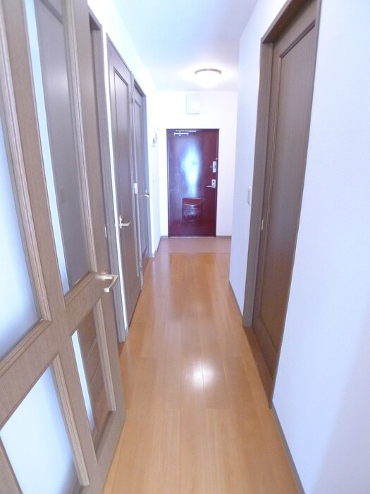 物件内観写真16　(玄関)