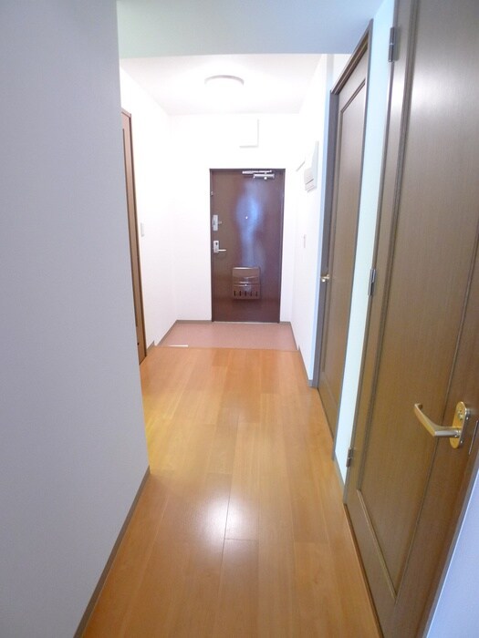 物件内観写真16　(廊下)