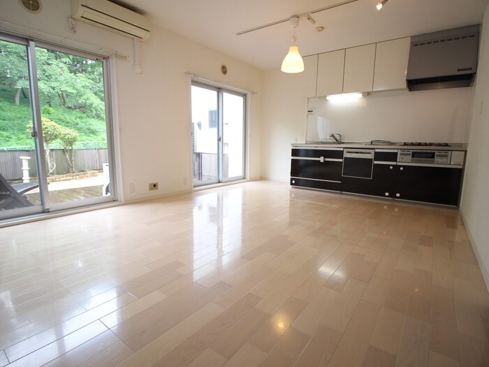 物件内観写真4　(居室)