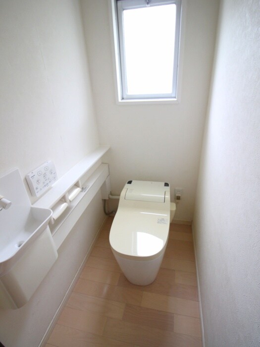 物件内観写真9　(トイレ)