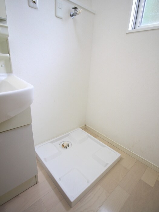 物件内観写真15　(洗濯機置場)