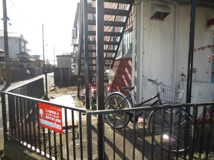 物件外観写真3　(駐輪場)