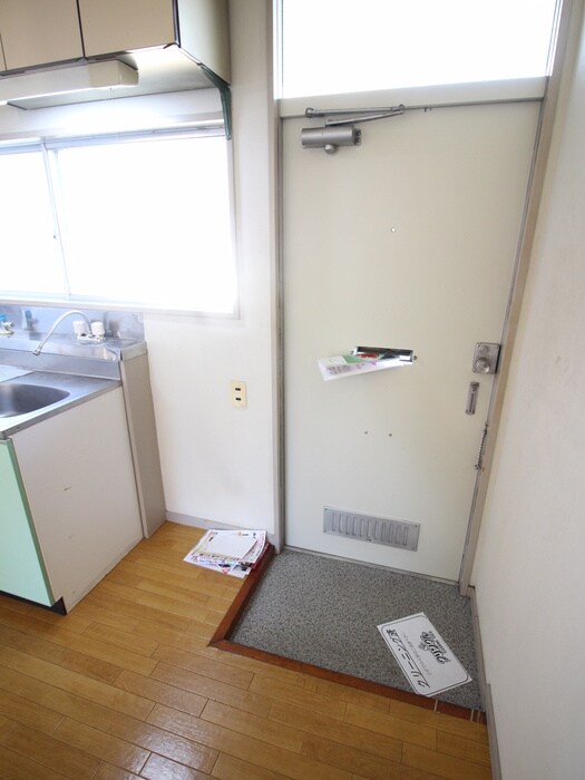 物件内観写真18　(玄関)