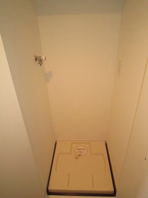 物件内観写真9　(洗濯機置場)