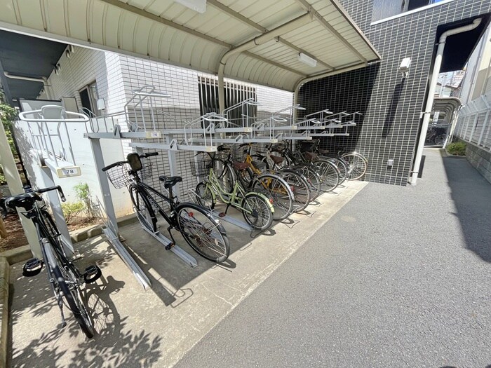 物件外観写真5　(駐輪場)