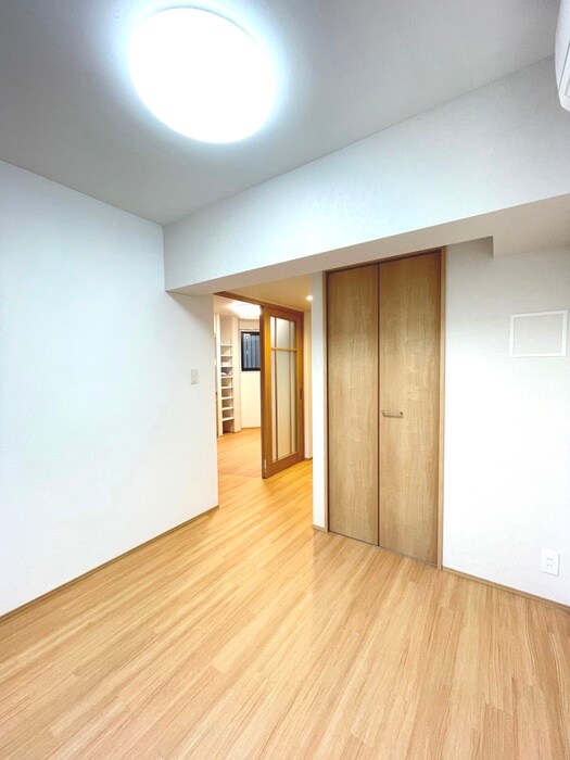 物件内観写真9　(居室)