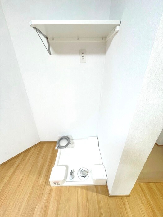 物件内観写真15　(洗濯機置場)