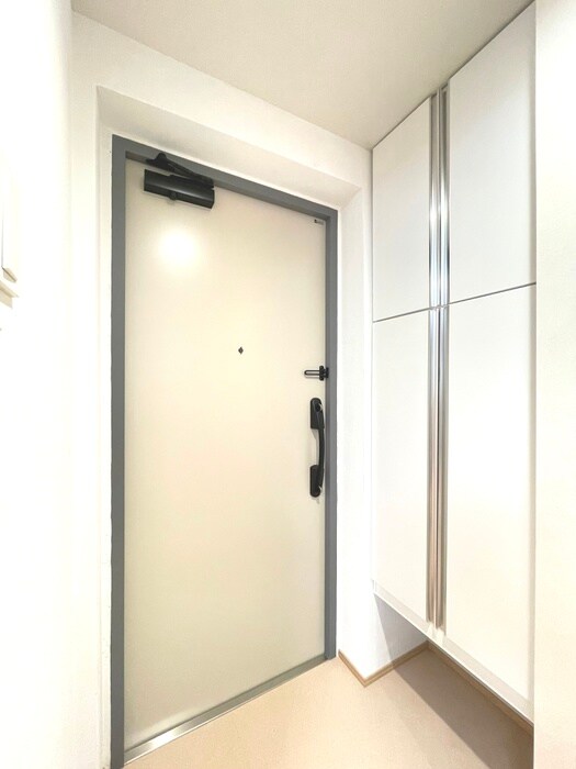 物件内観写真16　(玄関)