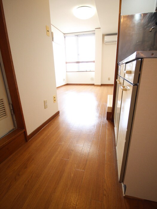 物件内観写真12　(廊下)