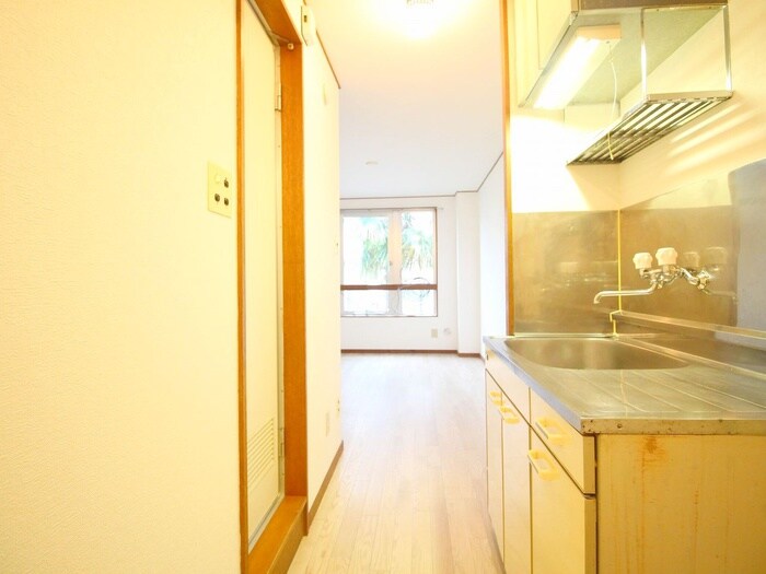 物件内観写真16　(廊下)