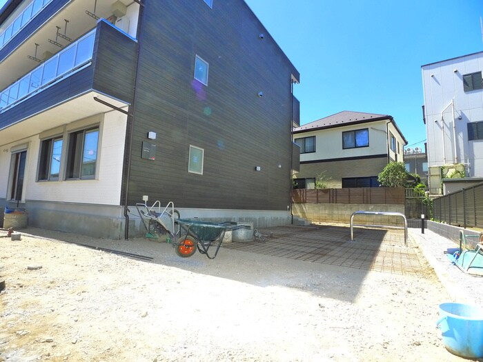 物件外観写真5　(駐輪場)