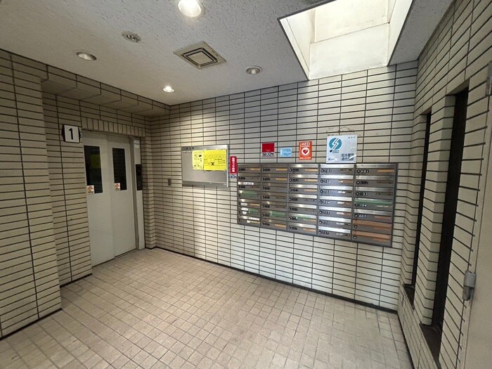 物件外観写真5　(エントランス部分)