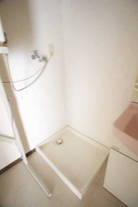 物件内観写真11　(洗濯機置場)