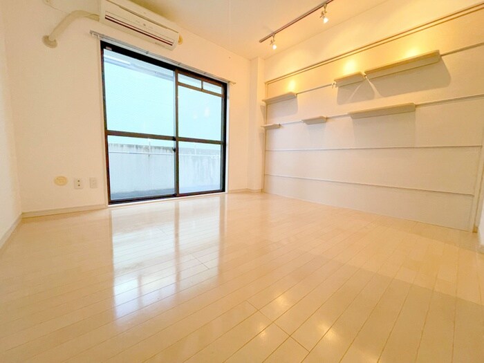 物件内観写真6　(居室)