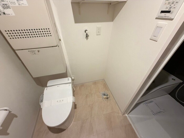 物件内観写真15　(洗濯機置場)