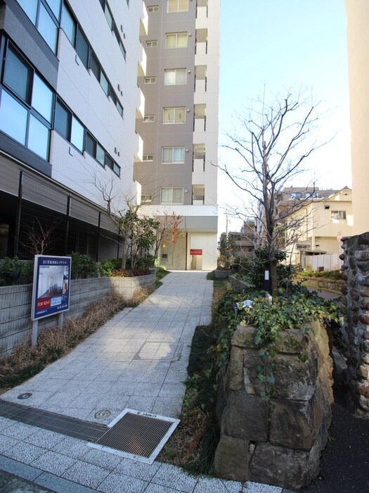 物件外観写真3　(エントランス部分)