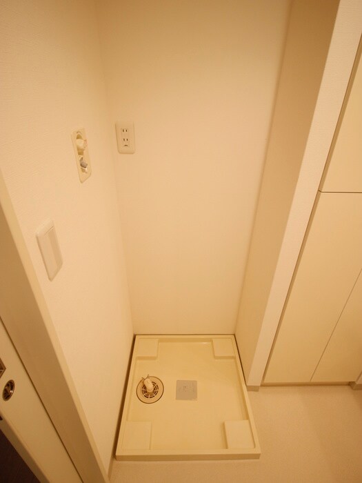 物件内観写真12　(洗濯機置場)