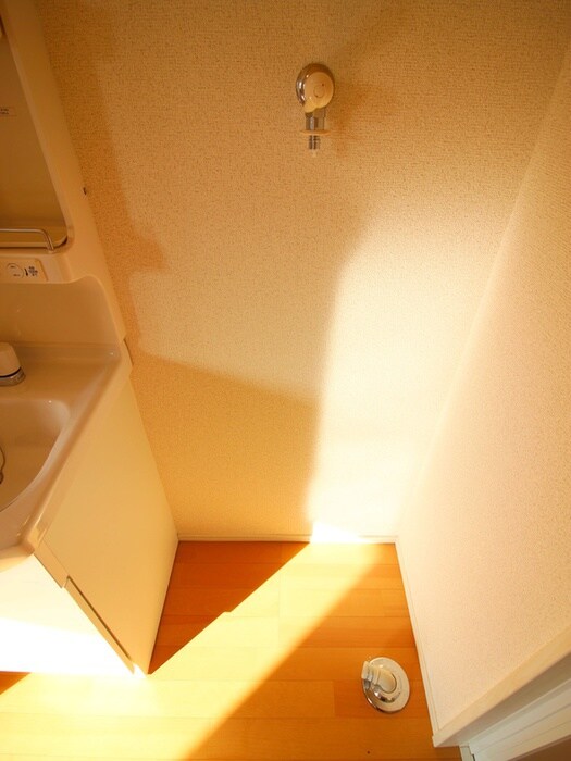 物件内観写真14　(洗濯機置場)