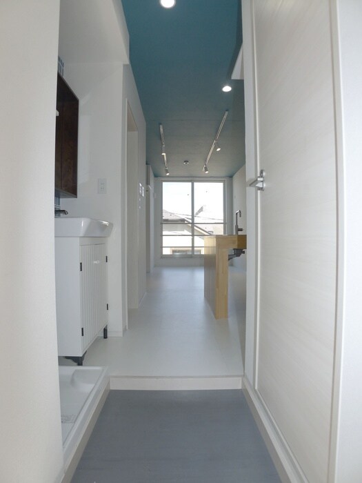 物件内観写真16　(玄関)