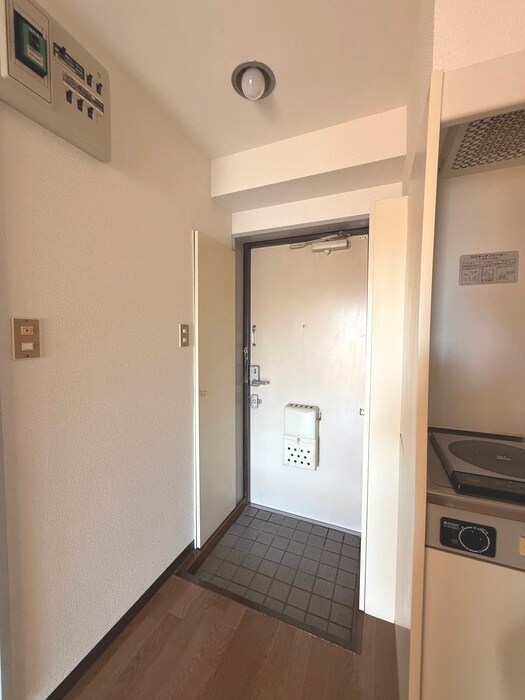 物件内観写真10　(玄関)