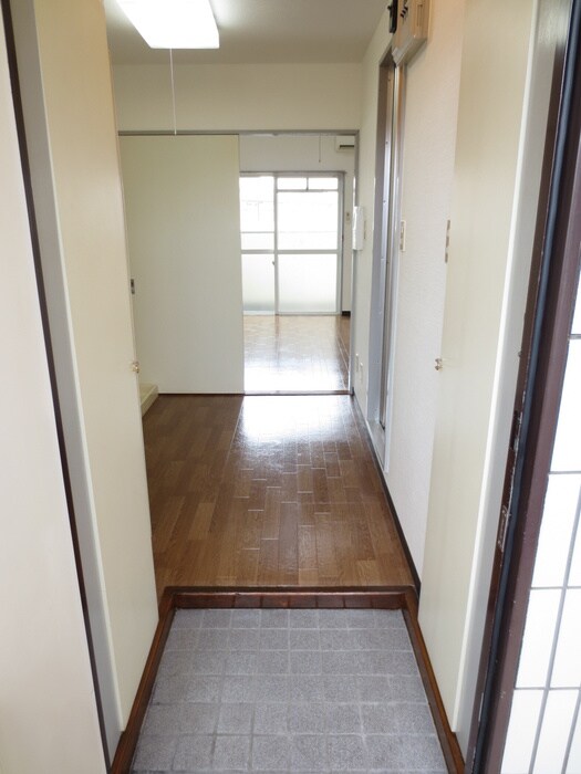 物件内観写真15　(玄関)