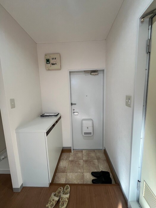 物件内観写真14　(玄関)