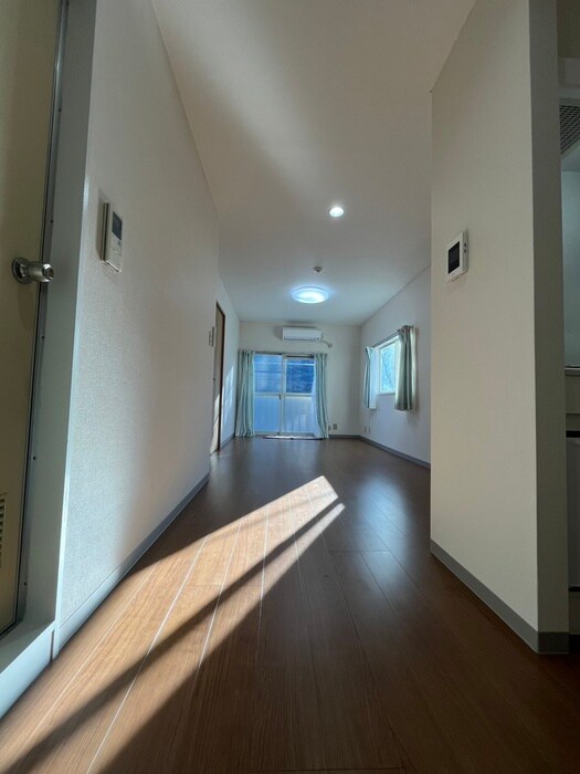 物件内観写真16　(廊下)