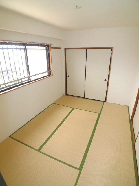 物件内観写真16　(室内からの展望)