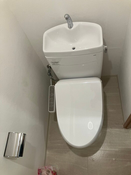 物件内観写真8　(トイレ)