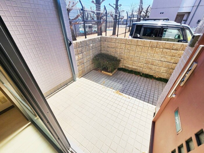 物件内観写真11　(玄関)