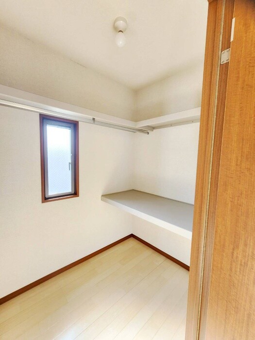 物件内観写真13　(収納)
