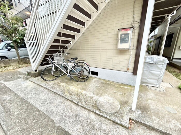 スティディオプラ－ジュの駐車場