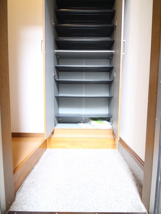 物件内観写真22　(玄関)