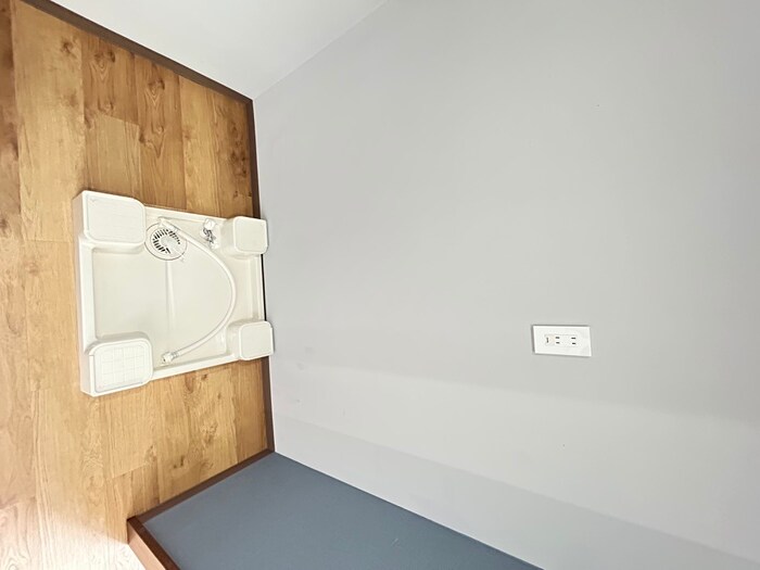 物件内観写真12　(洗濯機置場)
