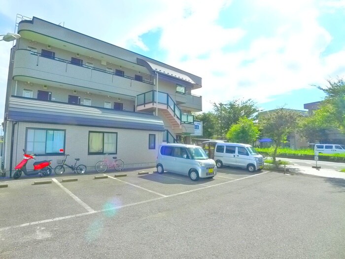 物件外観写真5　(駐車場)